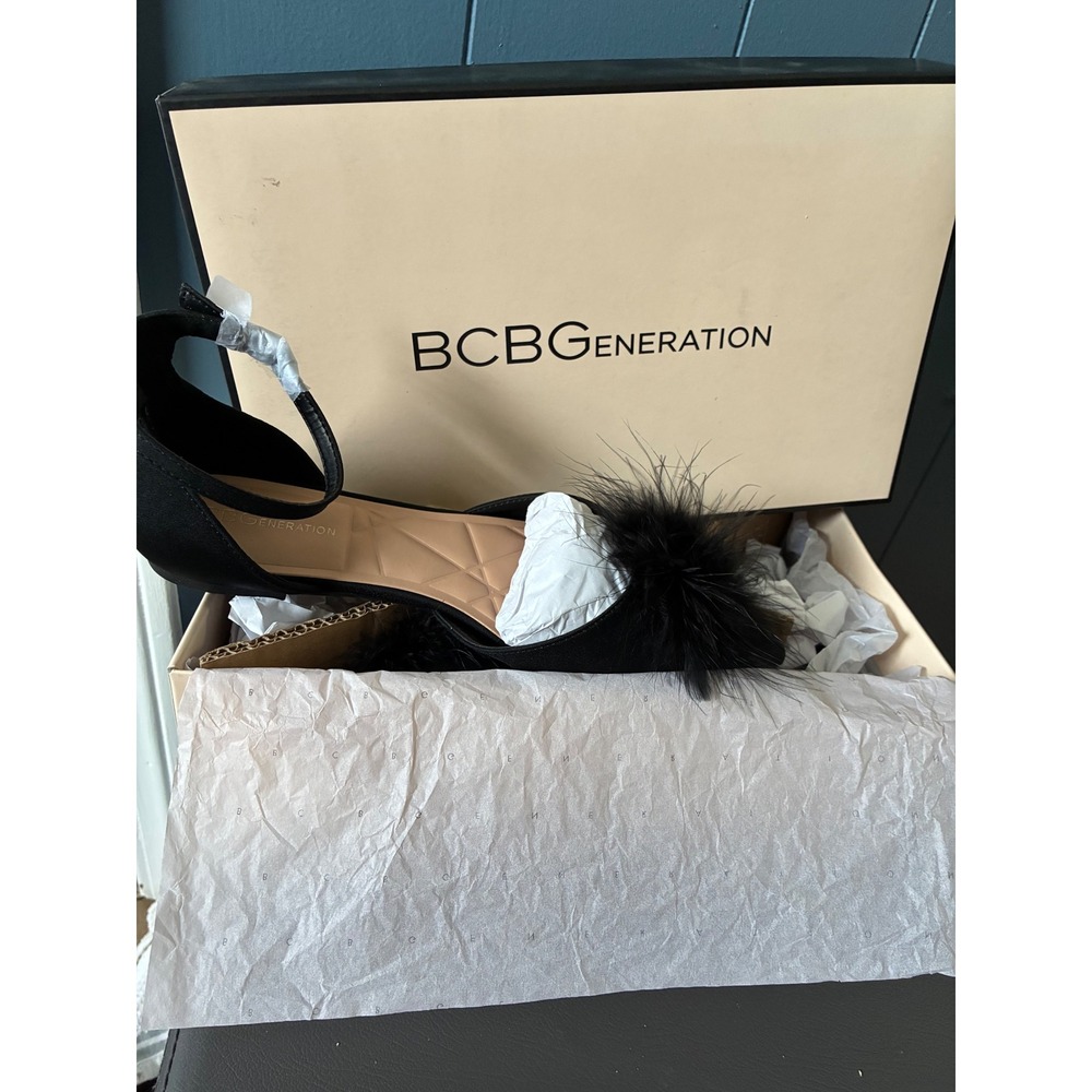 BCBGeneration Black Pointed Toe Feather Pom Ankle Strap Flats Womens 7